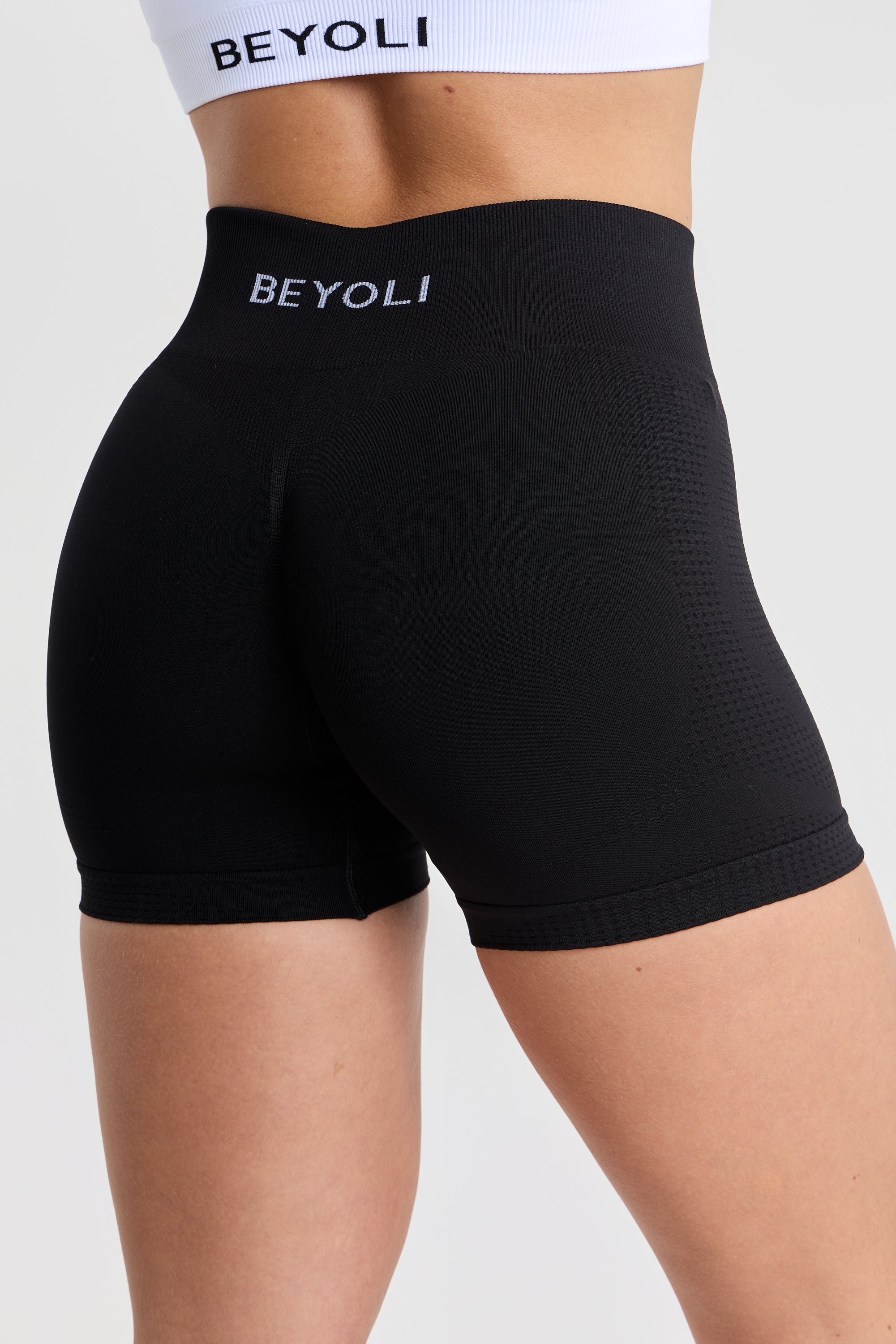 Short Seamless Beyoli